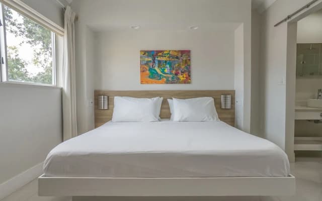 The Biscayne Hotel - photo 3