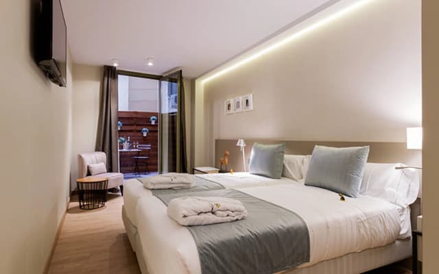 Hotel Well and Come Barcelona - photo 2
