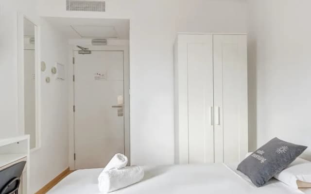 Limehome Barcelona Carrer de Fontcoberta - photo 5