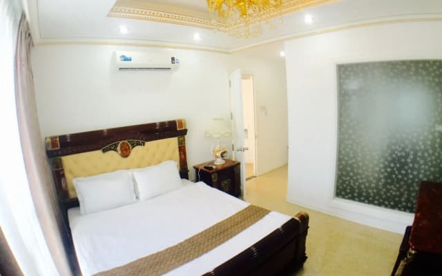 Happyland Hotel - photo 5