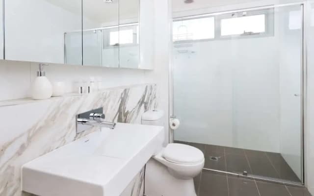 Executive Living in Caulfield - photo 4