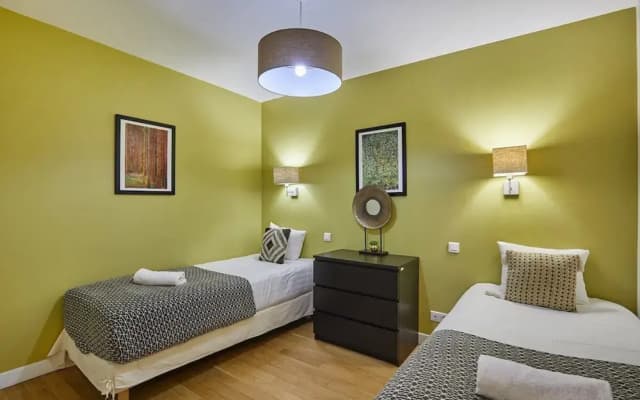 Superb 3 Bedroom Flat in the Center of Paris - photo 3