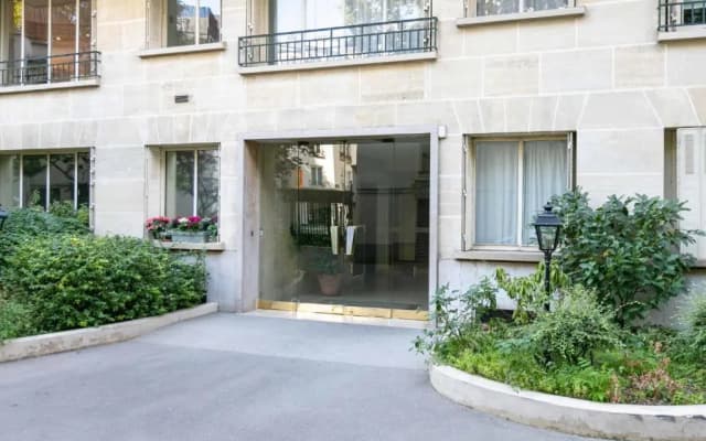 Paris City – Spacious 3 bedroom flat for families -3 minutes from metro station - photo 3