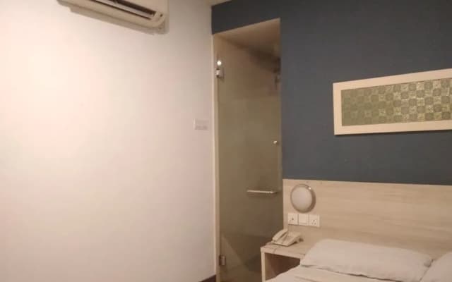 OYO 89903 MS City Hotel - photo 4