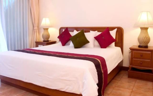 Surin Bay Inn - photo 4