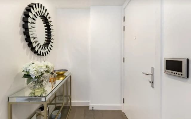 Premier Penthouse Apartment - photo 2