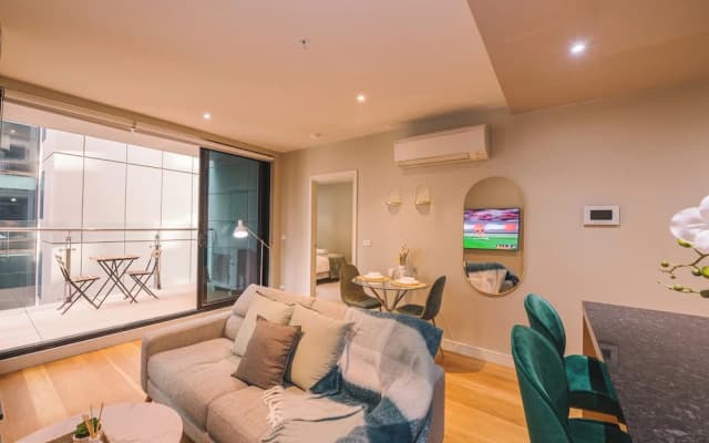 Molly's Little Apartments - photo 2