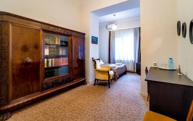 V Park Hotel - photo 3