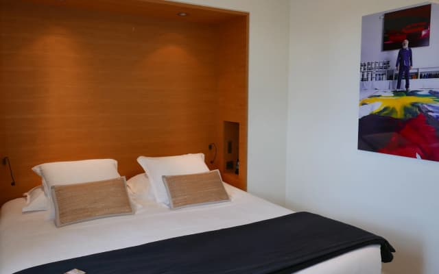 Hotel Marignan Champs - Elysées - photo 3
