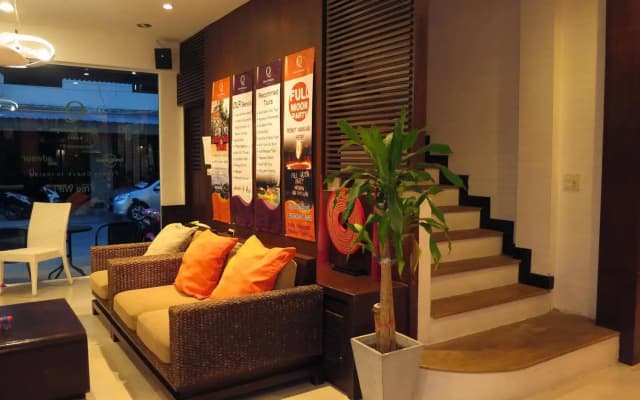 Queen Boutique Hotel - photo 2