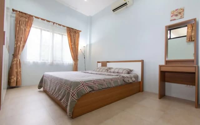 Chalong Harbour Estate 3-bedroom Pool Villa - photo 5