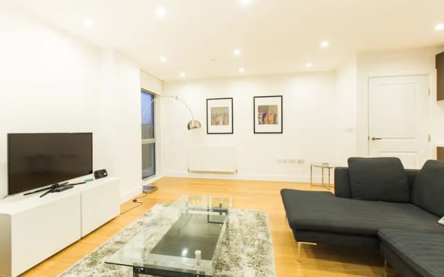 Two Bedroom Apartment Aldgate - photo 4