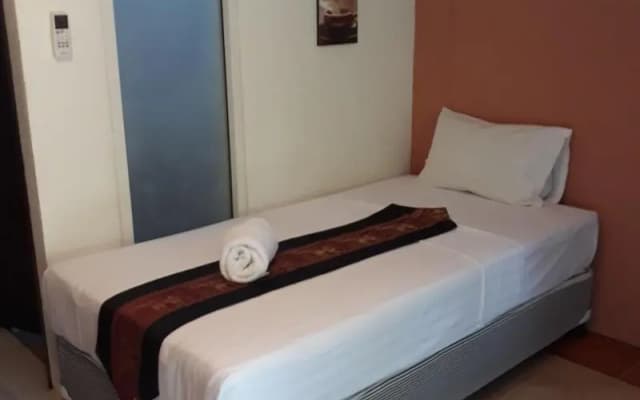Porterhouse Beach Hotel - photo 3