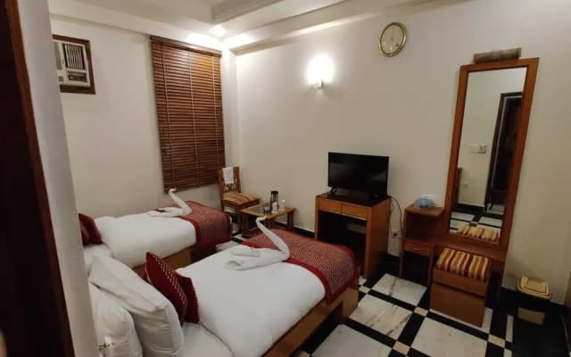 Hotel Singh International - photo 4