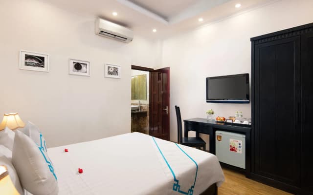 Hanoi Lake View Hotel & Travel - photo 5