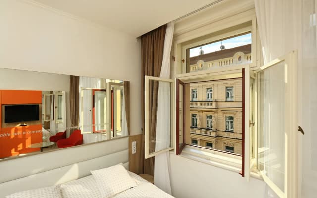 Salvator Boutique Hotel - photo 4