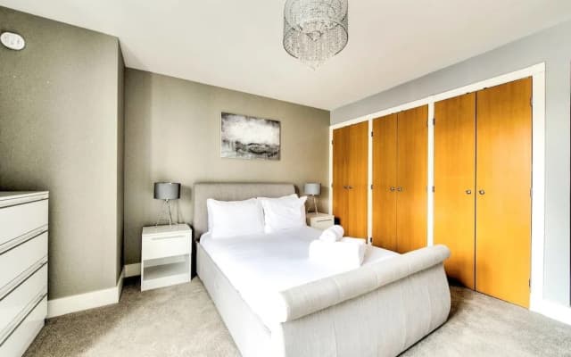 Modern 3 Bed/2bath City Centre Apartment - photo 4