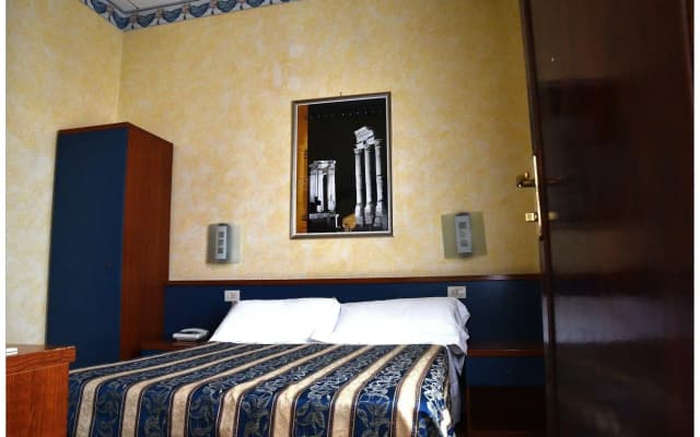 Hotel Julia - photo 4