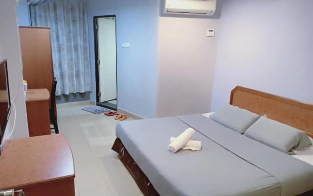 I-Winton Hotel - photo 3
