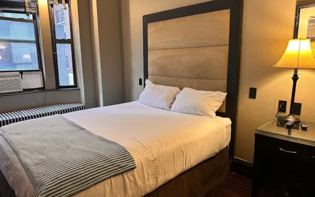 Brooklyn Finest Suites - photo 4