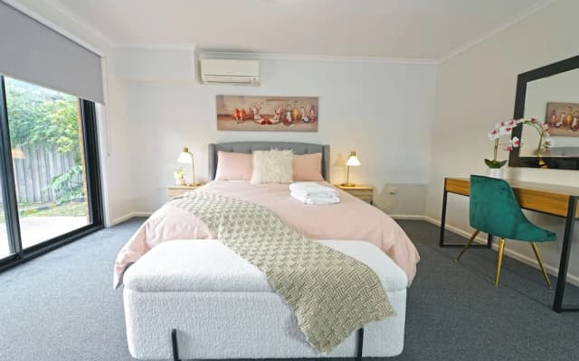 Pet Friendly Ringwood 3BR Home Parking - photo 2