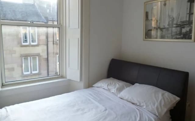 Well-connected, Cosy 1 Bedroom Flat in Dalry - photo 2