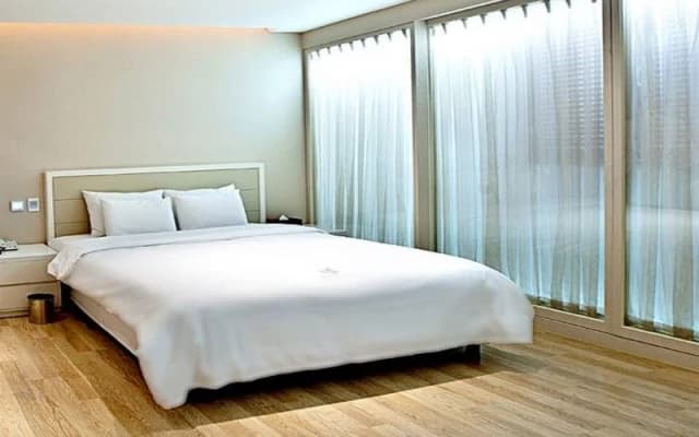 Hotel Theme - photo 3
