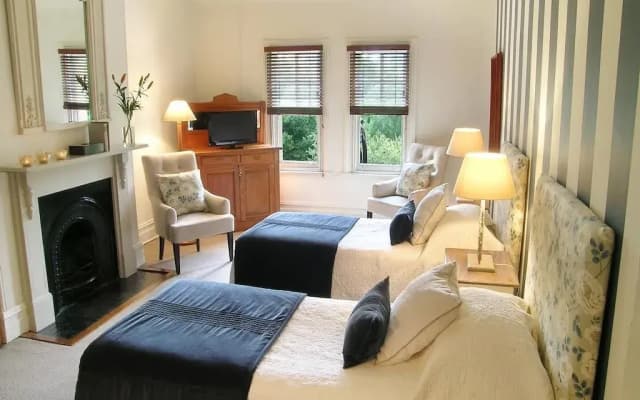 The Russell Boutique Hotel - photo 4
