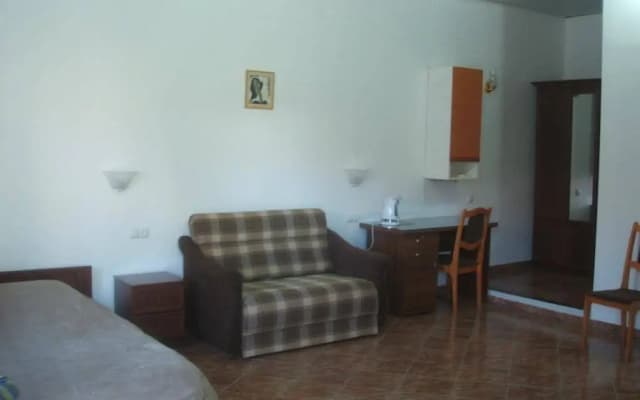 White Hart - photo 2