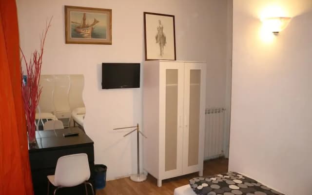 Roman Place - photo 5