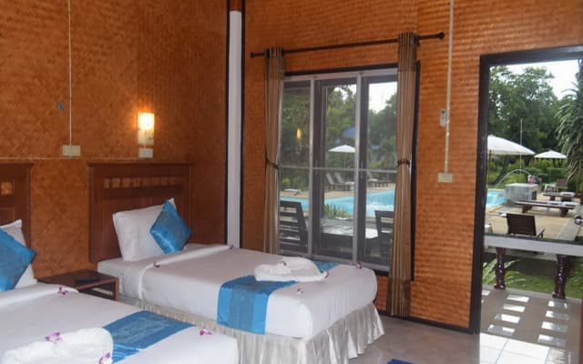 Lanta Long Beach Hostel - photo 3