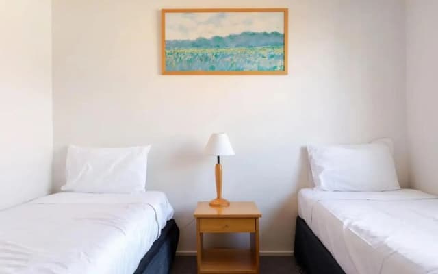 Lamplighter Motel - photo 5