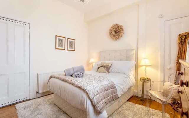 2 Bedroom Flat in Edinburgh - photo 4