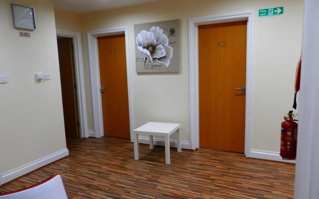 Heathrow Traveller B&B - photo 3