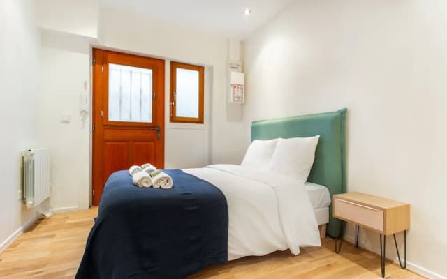 Cosy flat Eiffel tower - photo 2