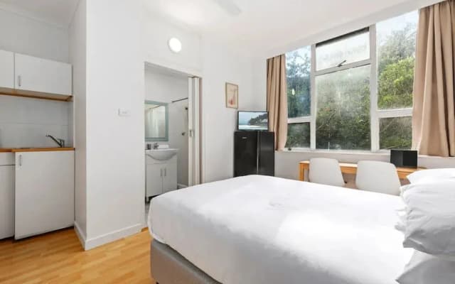 Perfectly Located Studio by Rushcutters Bay Park - photo 2