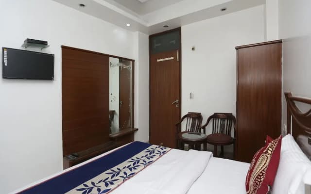 OYO 1660 Hotel Topaz - photo 5