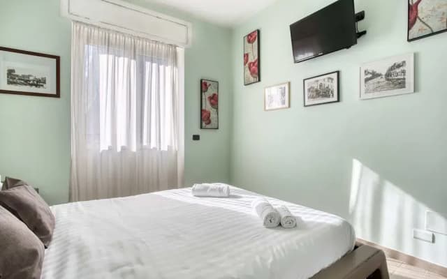 Delightful flat with balcony - photo 2