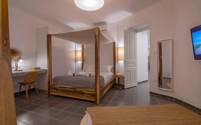 Art Pantheon Apartment (Three-Bedrooms) - photo 4