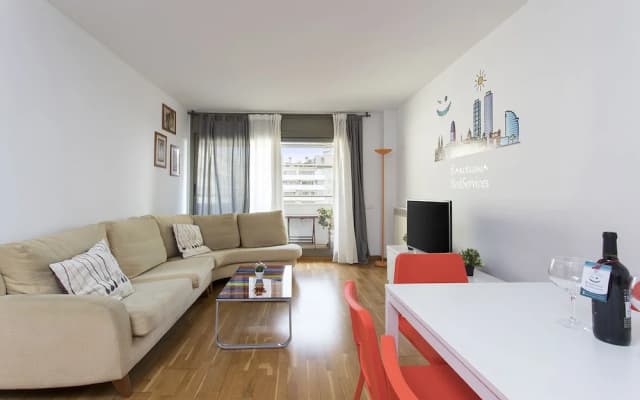 1317 - Modern Forum Apartment - photo 4