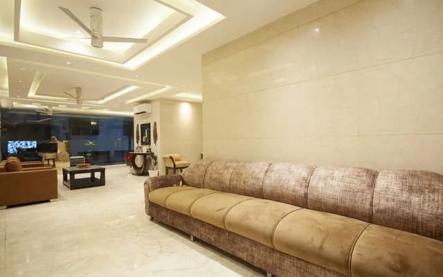 Hotel Urban Luxury - photo 2