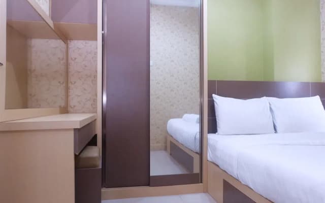 Best Price Green Pramuka Apartment - photo 4
