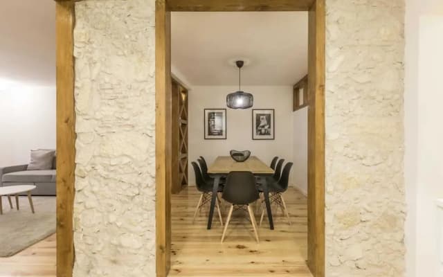 Amazing 3-bedroom Apartment in City Center - Fits 8 - photo 2
