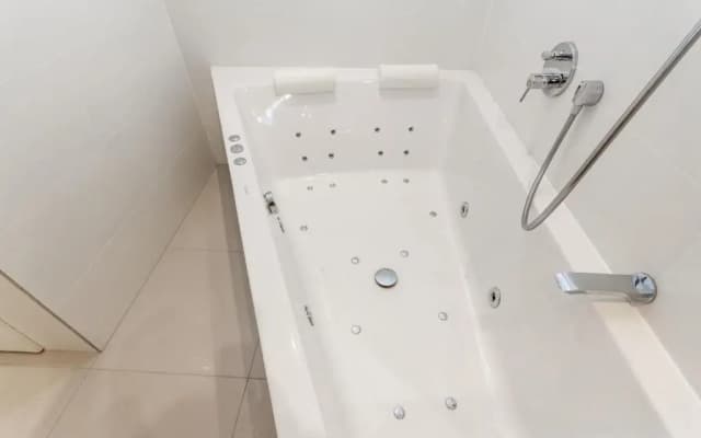 BpR Sophisticated Astoria Suite with Balcony - photo 2