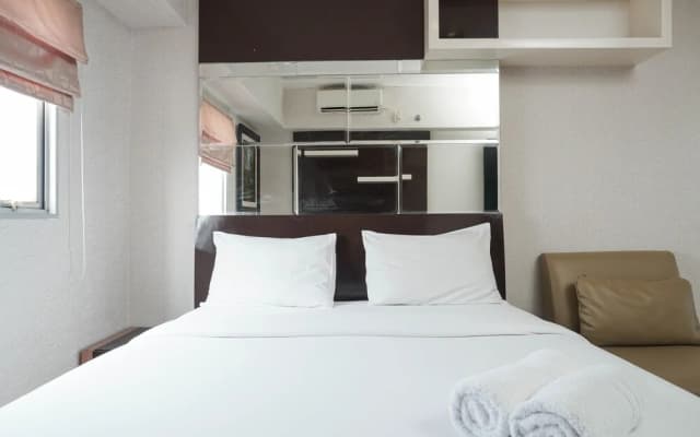 Strategic Location 1BR The Wave Apartment with City View - photo 2