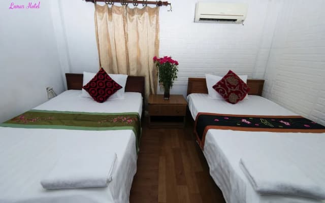 Lunar Hotel - photo 4