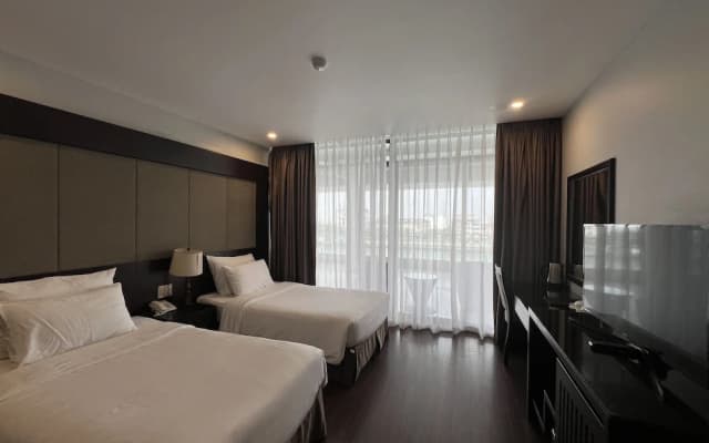 Moon Halo Hotel - photo 3