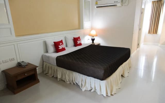 ZEN Rooms Bangchak - photo 3