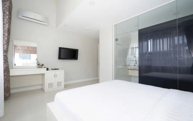 Bizu Hotel Ii - Phu My Hung District 7 - photo 4