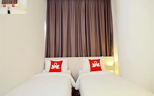 ZenRooms Pluit PIK - photo 2
